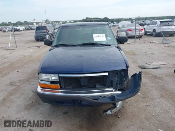 1999 Chevrolet S-10 LS с VIN 1GCCS19X8X8160572, выставлен на аукционе IAAI как лот 42712147 с пробегом 150 886 миль миль и . История ставок и продаж доступна на DreamBid. Изображение 12.