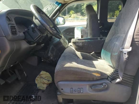 2000 Dodge 1500 с VIN 1B7HC13Y1YJ176594, выставлен на аукционе Copart как лот 71592955 с пробегом 122 965 миль миль и Списание • Salvage title. История ставок и продаж доступна на DreamBid. Изображение 7.