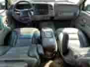 1998 Chevrolet Tahoe с VIN 1GNEK13R3WR110598, выставлен на аукционе Copart как лот 72327974 с пробегом 201 313 миль миль и Списание • Salvage title. История ставок и продаж доступна на DreamBid. Изображение 8.