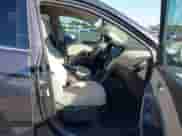 2015 Hyundai Santa Fe z VIN 5XYZUDLB7FG248555, wystawiony jako IAAI lot #43273061 z przebiegiem 84 258 mil mil oraz . Historia ofert i sprzedaży dostępna na DreamBid. Obrazek 5.