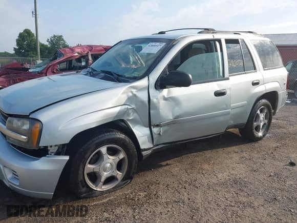 2008 Chevrolet TrailBlazer 1LT с VIN 1GNDT13S282143907, выставлен на аукционе IAAI как лот 42800527 с пробегом 140 806 миль миль и . История ставок и продаж доступна на DreamBid. Изображение 6.