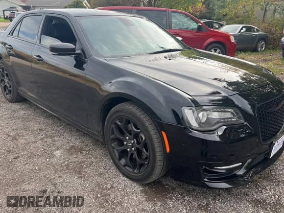 2022 Chrysler 300 S with VIN 2C3CCAGG6NH121250, listed as a Copart auction lot 89443615 with 101,041 mi miles and Clean title. Bid and sale history available at DreamBid. Image 1.