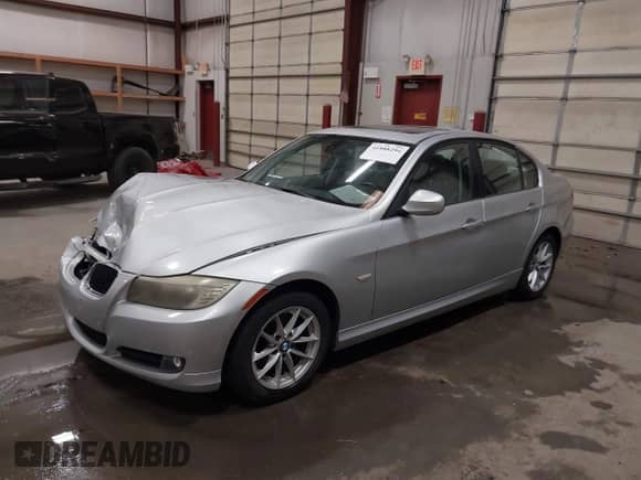 2010 BMW 3 Series 328i с VIN WBAPH5C53AA440475, выставлен на аукционе IAAI как лот 41888294 с пробегом 117 002 миль миль и . История ставок и продаж доступна на DreamBid. Изображение 17.