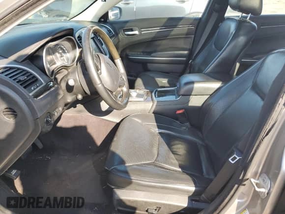 2016 Chrysler 300 C с VIN 2C3CCAKG7GH244257, выставлен на аукционе Copart как лот 80818705 с пробегом 190 337 миль миль и Чистый • Clean title. История ставок и продаж доступна на DreamBid. Изображение 7.