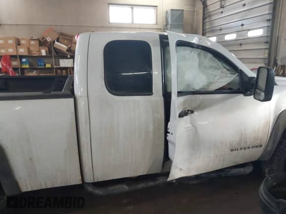 2010 Chevrolet Silverado 1500 Work Truck with VIN 1GCSKPEAXAZ158629, listed as a IAAI auction lot 41343431 with 189,650 mi miles and . Bid and sale history available at DreamBid. Image 6.