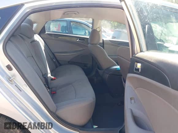 2012 Hyundai Sonata GLS z VIN 5NPEB4AC7CH494316, wystawiony jako IAAI lot #43301046 z przebiegiem 176 152 mil mil oraz . Historia ofert i sprzedaży dostępna na DreamBid. Obrazek 8.