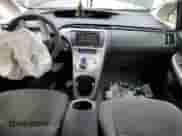 2015 Toyota Prius Two с VIN JTDKN3DU8F0421708, выставлен на аукционе Copart как лот 81753095 с пробегом 258 436 миль миль и Списание • Salvage title. История ставок и продаж доступна на DreamBid. Изображение 8.