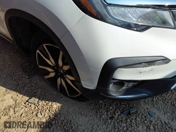 2019 Honda Pilot Touring 7-Passenger z VIN 5FNYF6H63KB078886, wystawiony jako IAAI lot #42504172 z przebiegiem 87 662 mil mil oraz . Historia ofert i sprzedaży dostępna na DreamBid. Obrazek 17.