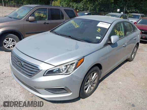2017 Hyundai Sonata SE с VIN 5NPE24AF7HH513724, выставлен на аукционе IAAI как лот 43005758 с пробегом 138 253 миль миль и . История ставок и продаж доступна на DreamBid. Изображение 20.