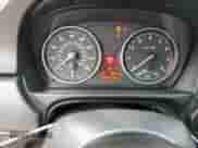 2007 BMW 3 Series 335i z VIN WBAVB73567PA89882, wystawiony jako Copart lot #86716405 z przebiegiem 210 385 mil mil oraz Szkoda całkowita • Salvage title. Historia ofert i sprzedaży dostępna na DreamBid. Obrazek 9.