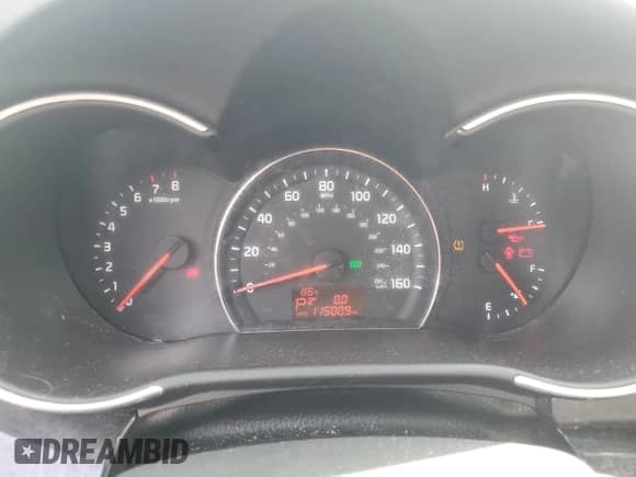 2014 Kia Sorento LX z VIN 5XYKT4A69EG435868, wystawiony jako Copart lot #83804555 z przebiegiem 115 009 mil mil oraz Nie do naprawy • Non repairable. Historia ofert i sprzedaży dostępna na DreamBid. Obrazek 9.