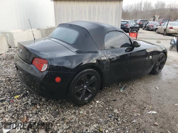 2006 BMW Z4 3.0i с VIN 4USBU33546LW66947, выставлен на аукционе Copart как лот 45736875 с пробегом 112 996 миль миль и На запчасти • Non repairable. История ставок и продаж доступна на DreamBid. Изображение 3.