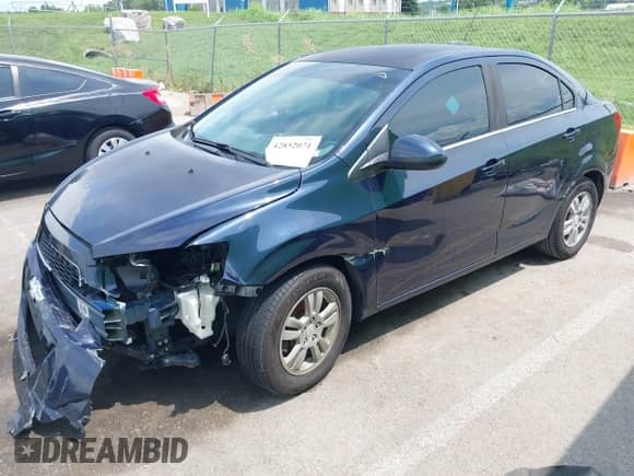 2016 Chevrolet Sonic LT z VIN 1G1JC5SH7G4114939, wystawiony jako IAAI lot #42852071 z przebiegiem 137 268 mil mil oraz . Historia ofert i sprzedaży dostępna na DreamBid. Obrazek 17.