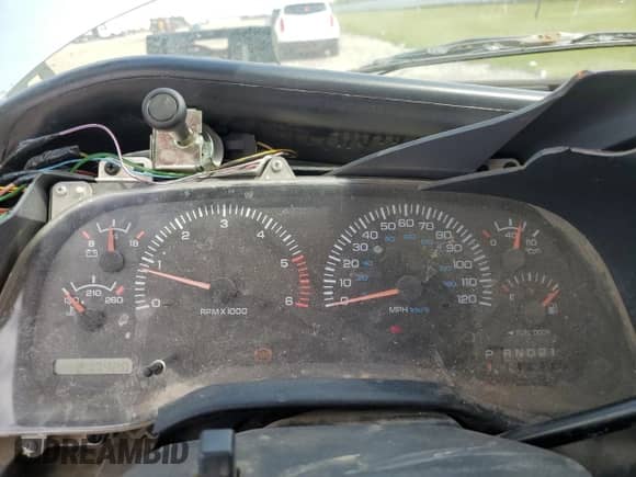 1998 Dodge 1500 с VIN 1B7HC13Y8WJ259226, выставлен на аукционе Copart как лот 63878354 с пробегом 217 428 миль миль и Списание • Salvage title. История ставок и продаж доступна на DreamBid. Изображение 9.