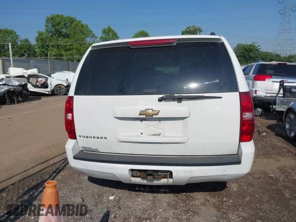 2007 Chevrolet Suburban LT с VIN 3GNFK16397G116032, выставлен на аукционе IAAI как лот 42391864 с пробегом 226 280 миль миль и . История ставок и продаж доступна на DreamBid. Изображение 16.