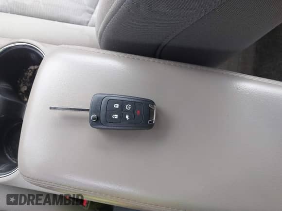 2013 Chevrolet Volt z VIN 1G1RA6E49DU145631, wystawiony jako IAAI lot #43327570 z przebiegiem 104 593 mil mil oraz . Historia ofert i sprzedaży dostępna na DreamBid. Obrazek 11.