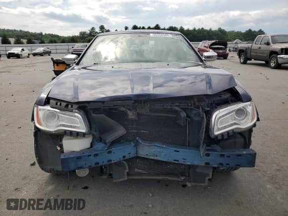 2014 Chrysler 300 C z VIN 2C3CCAKT2EH327976, wystawiony jako Copart lot #65556365 z przebiegiem 112 086 mil mil oraz Szkoda całkowita • Salvage title. Historia ofert i sprzedaży dostępna na DreamBid. Obrazek 5.