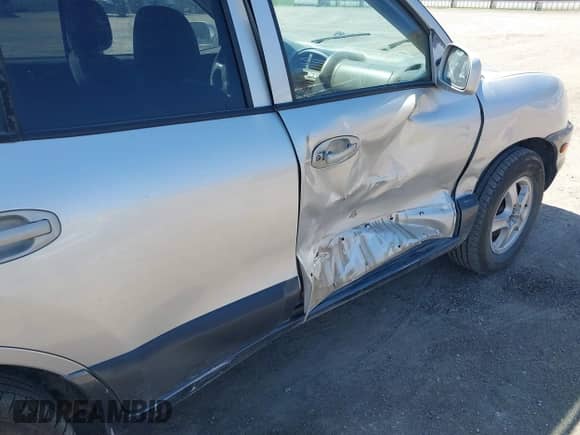 2004 Hyundai Santa Fe GLS с VIN KM8SC13E74U687548, выставлен на аукционе IAAI как лот 41979452 с пробегом 160 807 миль миль и . История ставок и продаж доступна на DreamBid. Изображение 6.