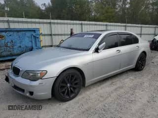 2007 BMW 7 Series 750Li z VIN WBAHN83527DT67301, wystawiony jako Copart lot #84399195 z przebiegiem Nie podano mil oraz Szkoda całkowita • Salvage title. Historia ofert i sprzedaży dostępna na DreamBid. Obrazek 1.