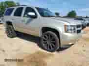 2013 Chevrolet Tahoe LT с VIN 1GNSCBE05DR262285, выставлен на аукционе Copart как лот 81309555 с пробегом 197 486 миль миль и Списание • Salvage title. История ставок и продаж доступна на DreamBid. Изображение 4.