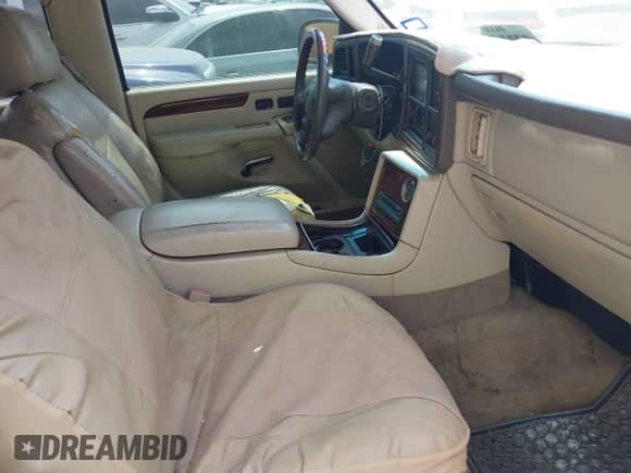 2005 Cadillac Escalade z VIN 1GYEK63N25R248175, wystawiony jako IAAI lot #42867374 z przebiegiem 185 101 mil mil oraz . Historia ofert i sprzedaży dostępna na DreamBid. Obrazek 5.