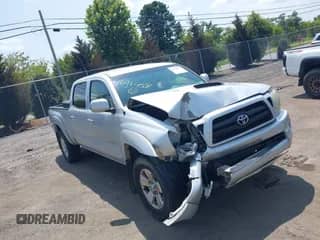 2008 Toyota Tacoma z VIN 5TEMU52N18Z548726, wystawiony jako IAAI lot #42914507 z przebiegiem 180 747 mil mil oraz . Historia ofert i sprzedaży dostępna na DreamBid. Obrazek 1.
