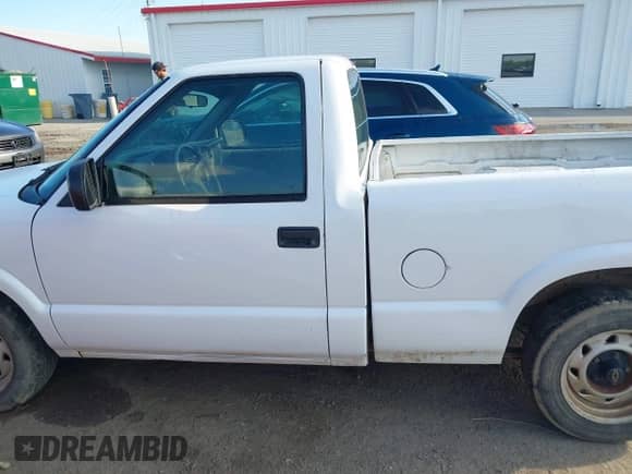2003 Chevrolet S-10 LS с VIN 1GCCS14H138265190, выставлен на аукционе IAAI как лот 42186732 с пробегом 320 239 миль миль и . История ставок и продаж доступна на DreamBid. Изображение 14.