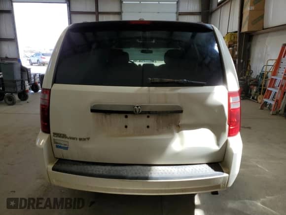 2008 Dodge Caravan with VIN 2D8HN44P98R789125, listed as a Copart auction lot 53245704 with 177,534 mi miles and Salvage title. Bid and sale history available at DreamBid. Image 6.