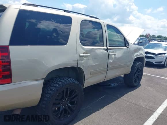 2011 Chevrolet Tahoe LS с VIN 1GNSCAE0XBR317241, выставлен на аукционе IAAI как лот 42937153 с пробегом 135 384 миль миль и . История ставок и продаж доступна на DreamBid. Изображение 6.