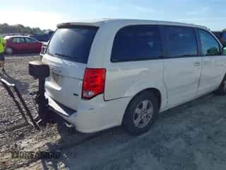 2012 Dodge Grand Caravan SXT z VIN 2C4RDGCG3CR405406, wystawiony jako IAAI lot #42975792 z przebiegiem 254 371 mil mil oraz . Historia ofert i sprzedaży dostępna na DreamBid. Obrazek 6.