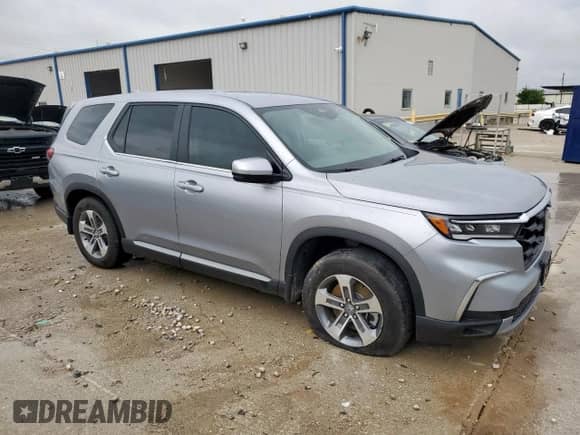 2024 Honda Pilot EX-L with VIN 5FNYG2H50RB007913, listed as a Copart auction lot 55021645 with 15,627 mi miles and Salvage title. Bid and sale history available at DreamBid. Image 4.