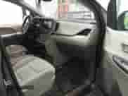 2018 Toyota Sienna LE с VIN 5TDJZ3DC3JS206783, выставлен на аукционе IAAI как лот 41597760 с пробегом 138 190 миль миль и . История ставок и продаж доступна на DreamBid. Изображение 5.