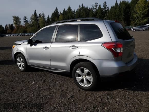 2015 Subaru Forester 2.5i z VIN JF2SJABC9FH450924, wystawiony jako Copart lot #85596825 z przebiegiem 154 844 mil mil oraz Szkoda całkowita • Salvage title. Historia ofert i sprzedaży dostępna na DreamBid. Obrazek 2.