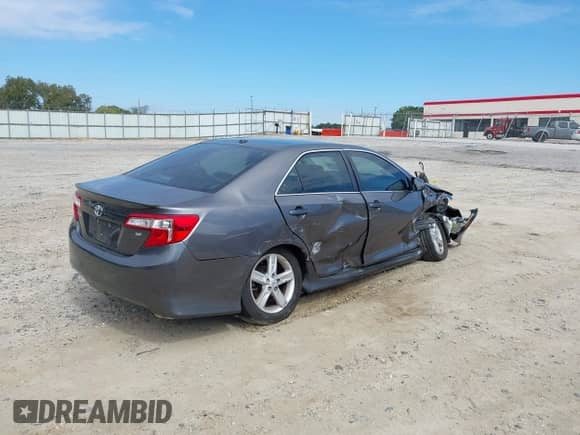 2014 Toyota Camry L z VIN 4T1BF1FK7EU792150, wystawiony jako IAAI lot #43342944 z przebiegiem 189 295 mil mil oraz . Historia ofert i sprzedaży dostępna na DreamBid. Obrazek 4.