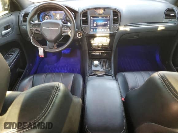 2017 Chrysler 300 S с VIN 2C3CCABG2HH512164, выставлен на аукционе Copart как лот 72039525 с пробегом 68 391 миль миль и Списание • Salvage title. История ставок и продаж доступна на DreamBid. Изображение 8.