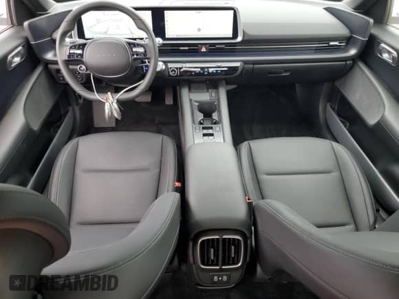 2023 Hyundai Ioniq 6 SEL с VIN KMHM34AAXPA021896, выставлен на аукционе Copart как лот 74172733 с пробегом 5 027 миль миль и . История ставок и продаж доступна на DreamBid. Изображение 8.