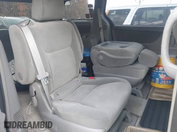 2005 Toyota Sienna LE with VIN 5TDBA23C35S044327, listed as a IAAI auction lot 43467749 with 87,786 mi miles and . Bid and sale history available at DreamBid. Image 8.