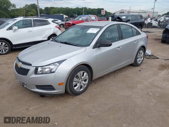 2014 Chevrolet Cruze LS с VIN 1G1PA5SH4E7421495, выставлен на аукционе IAAI как лот 43182759 с пробегом 178 222 миль миль и . История ставок и продаж доступна на DreamBid. Изображение 2.