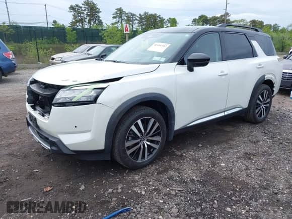 2024 Nissan Pathfinder Platinum с VIN 5N1DR3DK4RC226005, выставлен на аукционе IAAI как лот 42191342 с пробегом 39 778 миль миль и . История ставок и продаж доступна на DreamBid. Изображение 2.