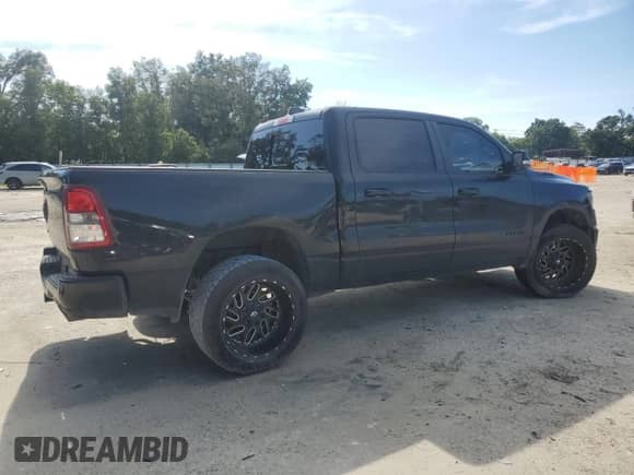 2021 Ram 1500 Big Horn z VIN 1C6RREFT1MN628905, wystawiony jako Copart lot #68542525 z przebiegiem 74 917 mil mil oraz Nie do naprawy • Non repairable. Historia ofert i sprzedaży dostępna na DreamBid. Obrazek 3.