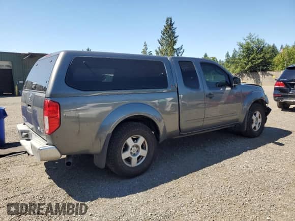 2006 Nissan Frontier SE z VIN 1N6AD06W66C403523, wystawiony jako Copart lot #65054395 z przebiegiem 151 766 mil mil oraz Szkoda całkowita • Salvage title. Historia ofert i sprzedaży dostępna na DreamBid. Obrazek 3.