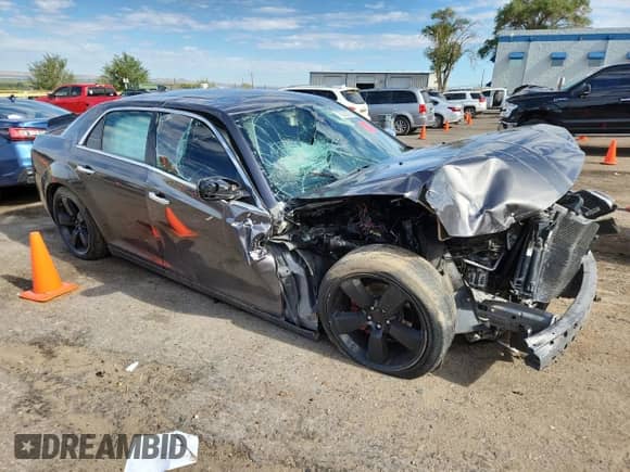 2019 Chrysler 300 Limited с VIN 2C3CCAEG1KH534286, выставлен на аукционе Copart как лот 70326025 с пробегом Не указан миль и Списание • Salvage title. История ставок и продаж доступна на DreamBid. Изображение 4.