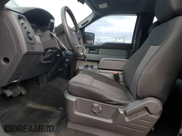 2014 Ford F-150 XL с VIN 1FTFX1EF5EFD14384, выставлен на аукционе Copart как лот 82540874 с пробегом 139 730 миль миль и На запчасти • Non repairable. История ставок и продаж доступна на DreamBid. Изображение 7.