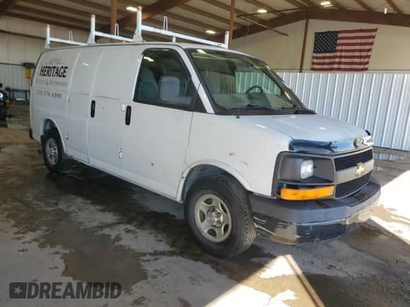 2007 Chevrolet Express Cargo z VIN 1GCFG15X871175876, wystawiony jako Copart lot #85877205 z przebiegiem 125 118 mil mil oraz Szkoda całkowita • Salvage title. Historia ofert i sprzedaży dostępna na DreamBid. Obrazek 4.