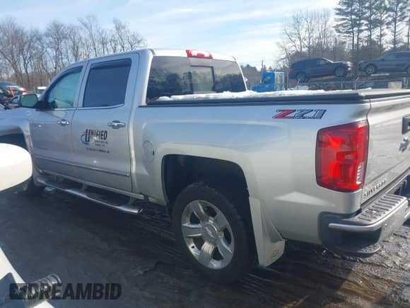 2018 Chevrolet Silverado 1500 LTZ z VIN 3GCUKSECXJG536316, wystawiony jako IAAI lot #41432469 z przebiegiem 127 276 mil mil oraz . Historia ofert i sprzedaży dostępna na DreamBid. Obrazek 14.