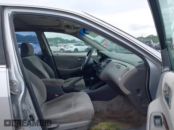 2002 Honda Accord SE with VIN 1HGCG56712A088663, listed as a IAAI auction lot 42520639 with 230,496 mi miles and . Bid and sale history available at DreamBid. Image 5.