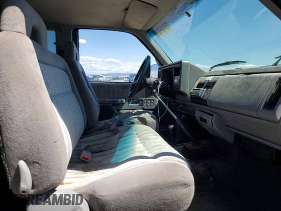 1994 Chevrolet Silverado 2500 z VIN 2GCFK29K0R1183860, wystawiony jako Copart lot #57499835 z przebiegiem 260 302 mil mil oraz Czysty tytuł • Clean title. Historia ofert i sprzedaży dostępna na DreamBid. Obrazek 10.