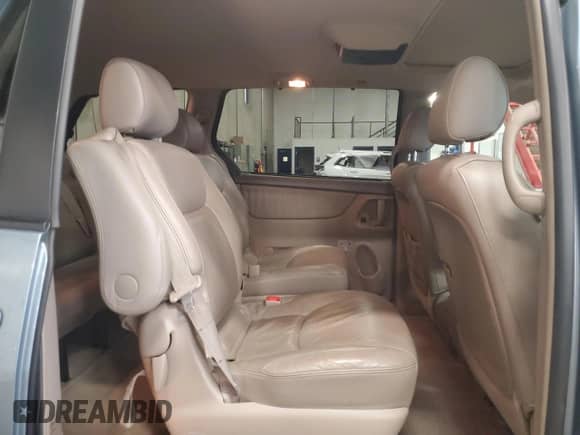 2005 Toyota Sienna XLE z VIN 5TDZA22C85S264451, wystawiony jako Copart lot #87071155 z przebiegiem 256 535 mil mil oraz Czysty tytuł • Clean title. Historia ofert i sprzedaży dostępna na DreamBid. Obrazek 11.