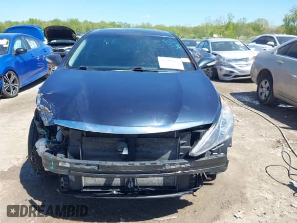 2014 Hyundai Sonata Limited с VIN 5NPEC4AC1EH884912, выставлен на аукционе IAAI как лот 42206212 с пробегом 110 639 миль миль и . История ставок и продаж доступна на DreamBid. Изображение 13.