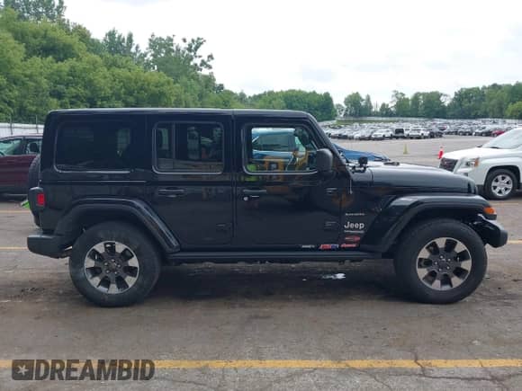 2021 Jeep Wrangler Unlimited Sahara z VIN 1C4HJXEN0MW816173, wystawiony jako IAAI lot #42837383 z przebiegiem 53 143 mil mil oraz . Historia ofert i sprzedaży dostępna na DreamBid. Obrazek 13.